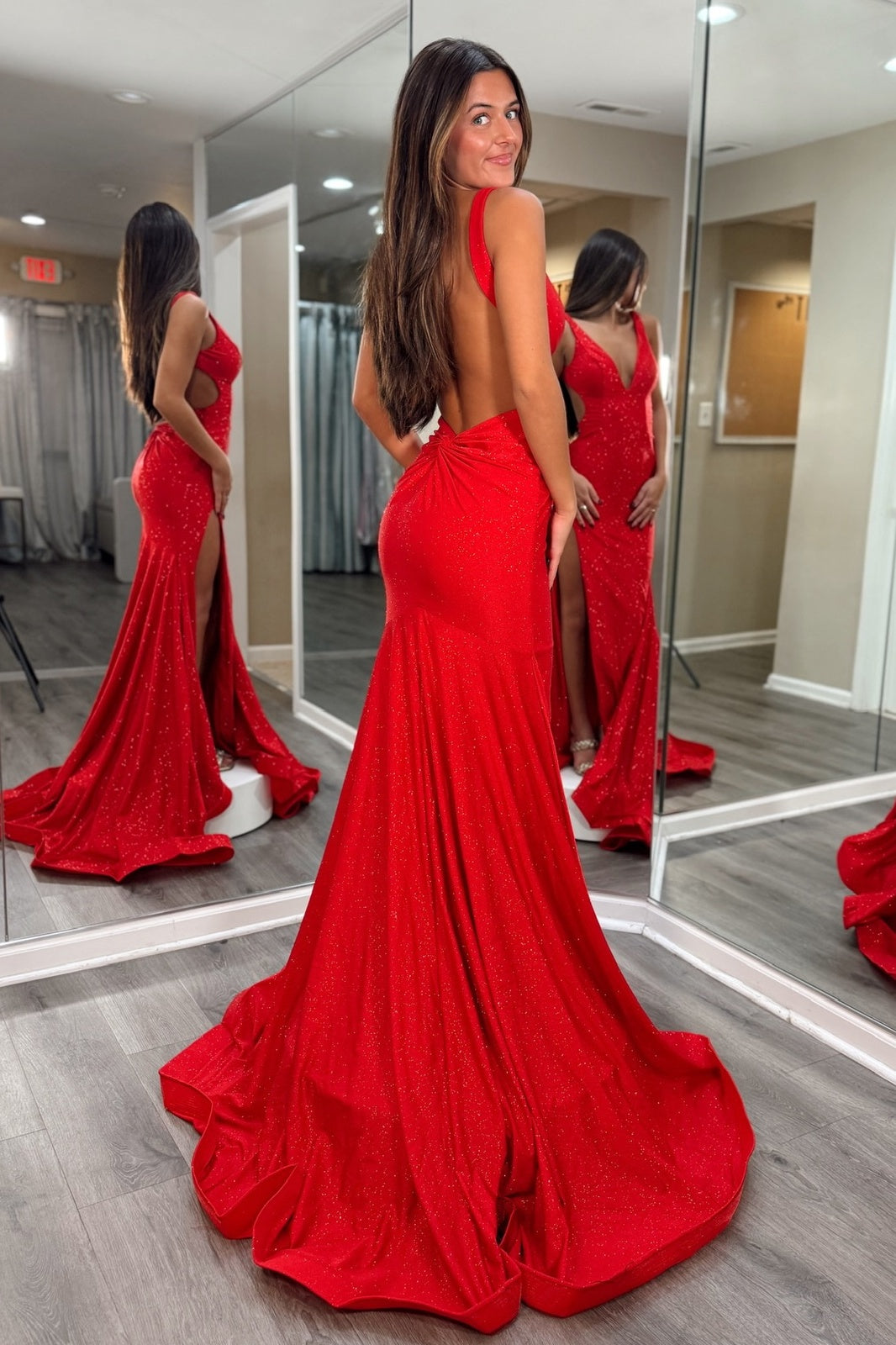 Hot Mermaid V Neck Red Long Prom Dress with Backless - View 5 | VelvetHem
