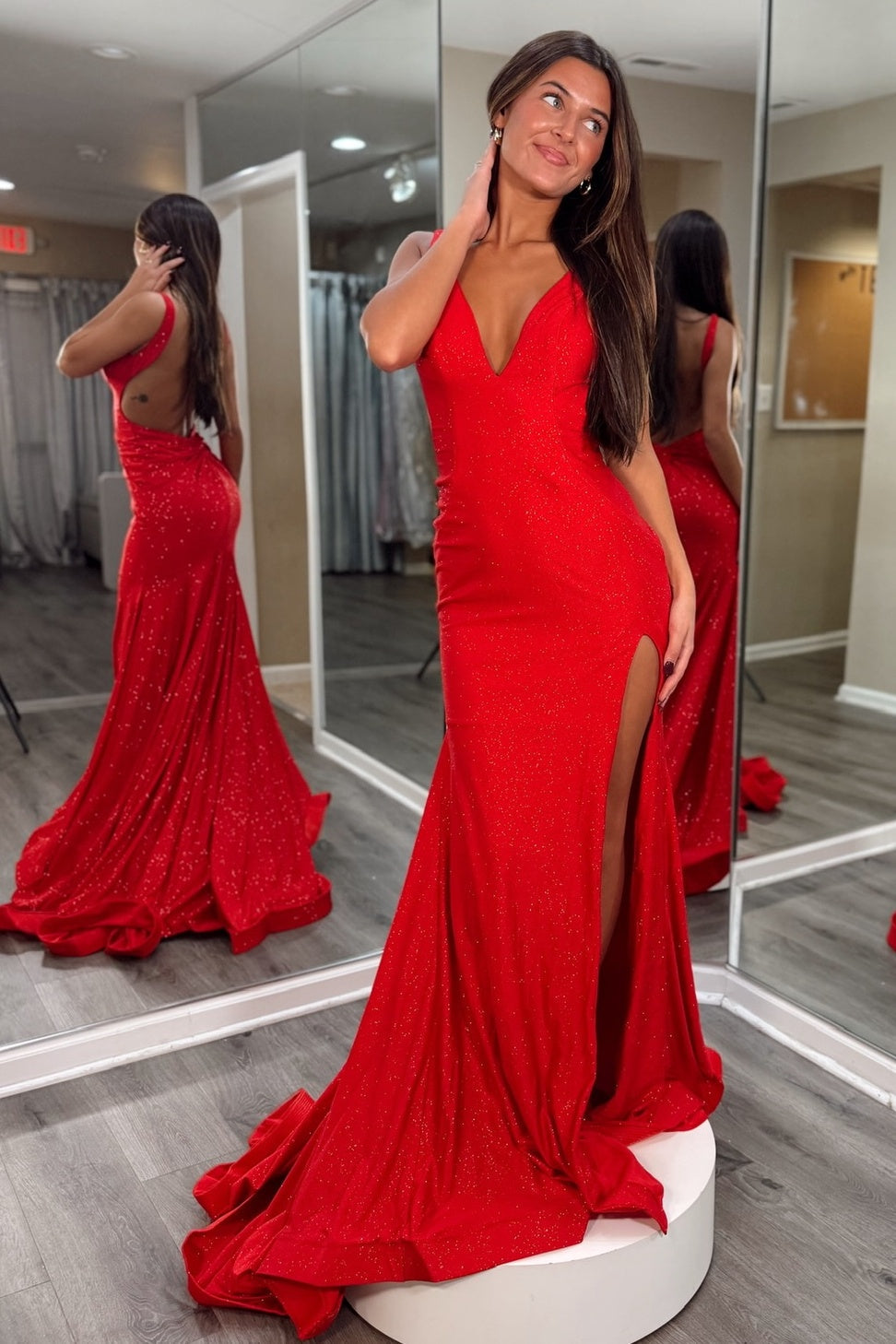 Hot Mermaid V Neck Red Long Prom Dress with Backless - View 3 | VelvetHem