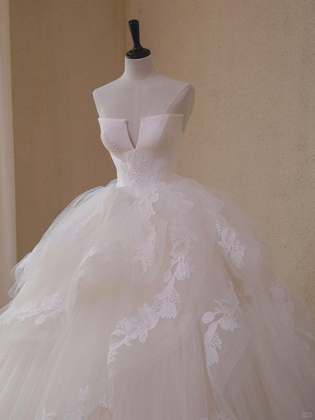Pretty White Satin Tulle Appliques Long Wedding Dress Formal Bridal Dress - View 3 | VelvetHem
