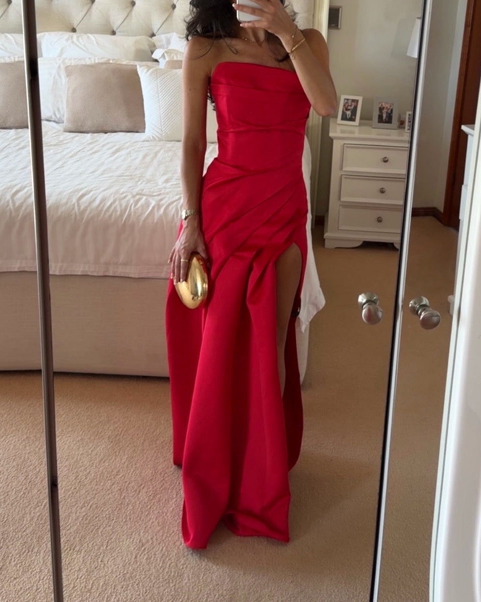 Sexy Strapless Maxi Dress – Floor-Length Red Satin Prom Gown with High Slit