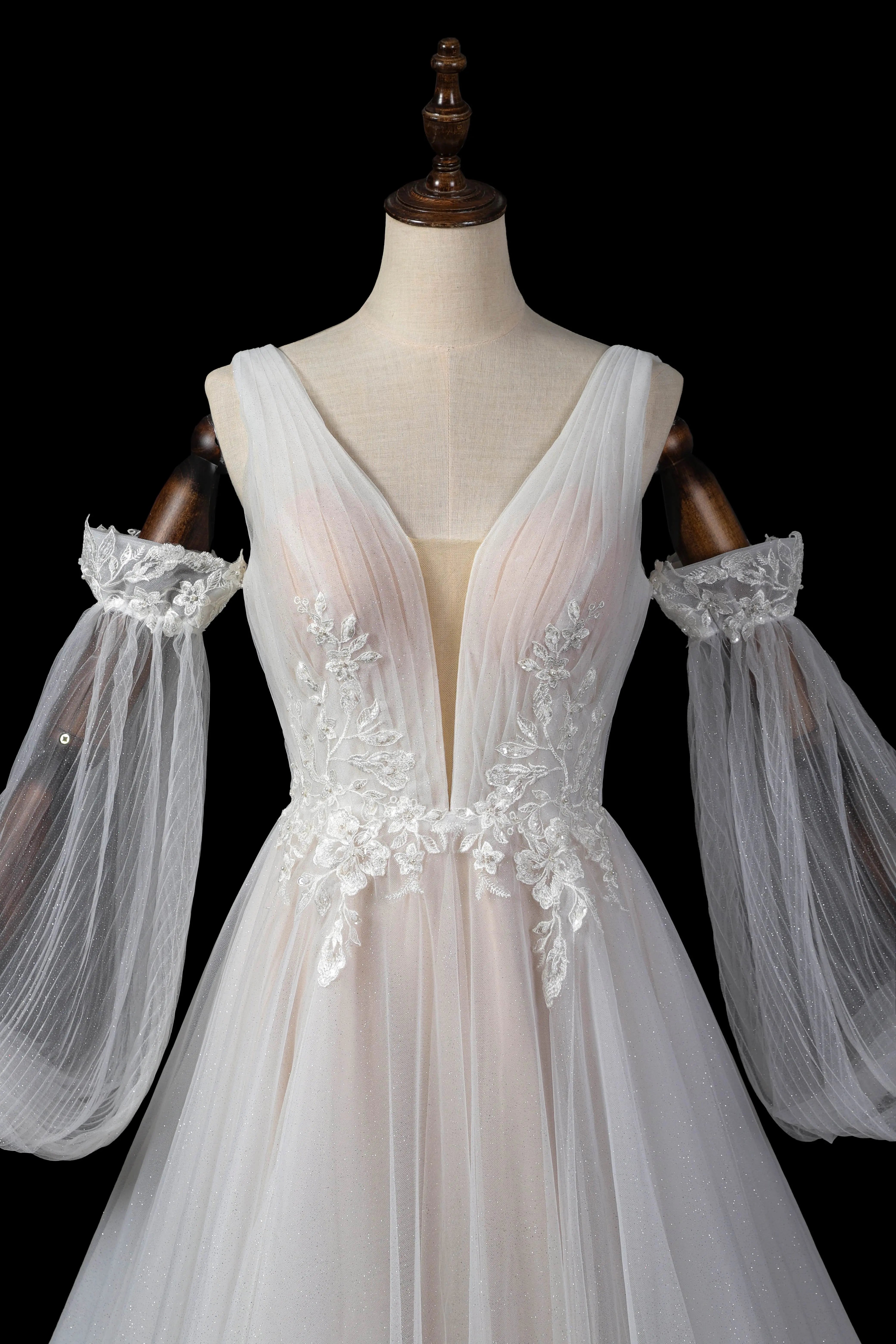 Elegant Ivory V-Neck Detachable Puff Sleeve Lace Tulle Wedding Dress with Train ZP062