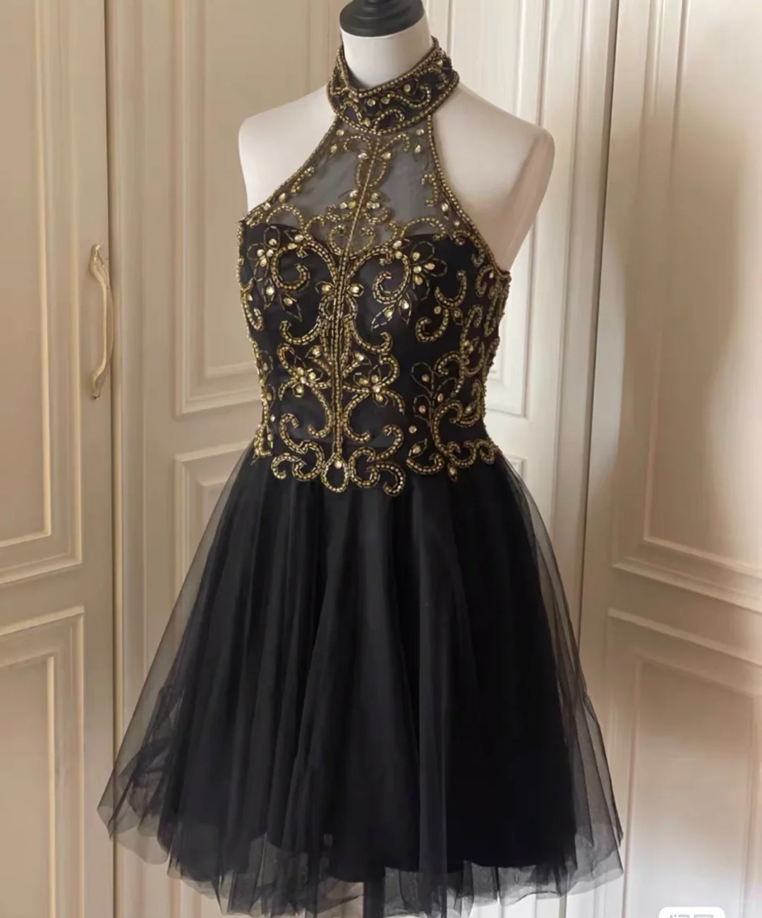Charming Sleeveless Halter Tulle Beaded Cocktail Dress Black Homecoming Dress Birthday Outfits