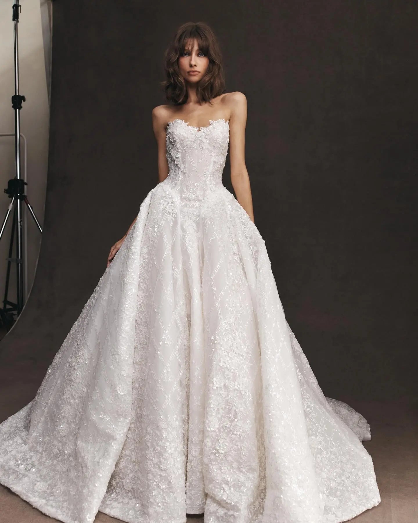Luxury White Straples Beaded Sequin Wedding Dress ZP149