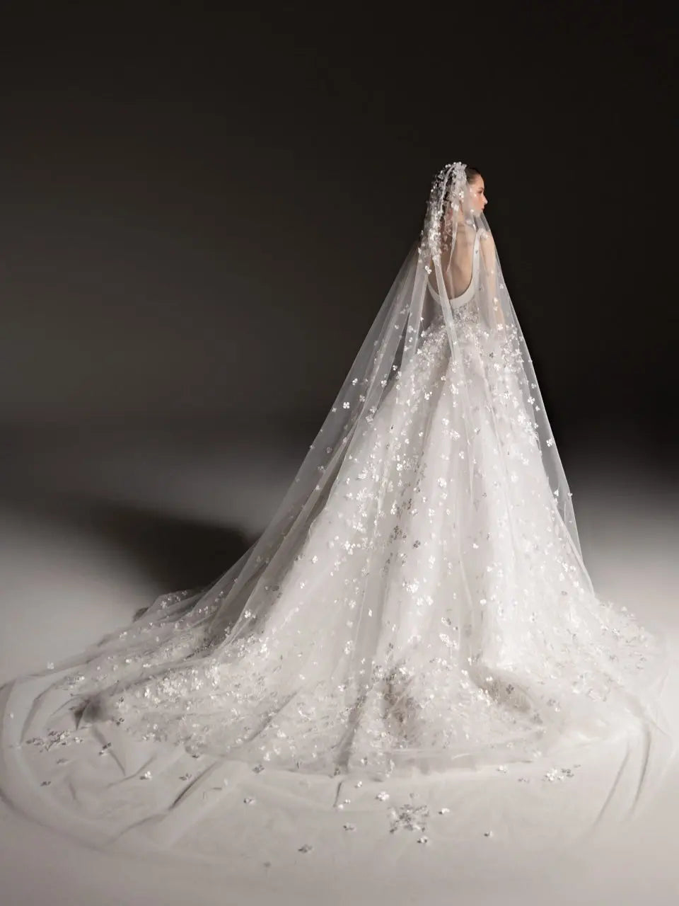 Luxury White Square Neck Beaded Floral Lace Ball Gown Wedding Dress with Veil ZP082