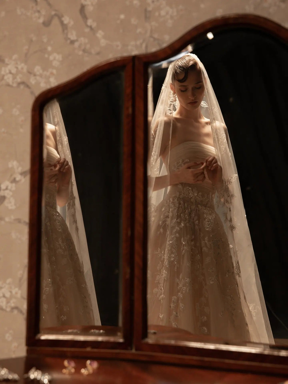 Romantic Champagne Strapless Floral Lace Tulle A-Line Wedding Dress with Veil ZP084