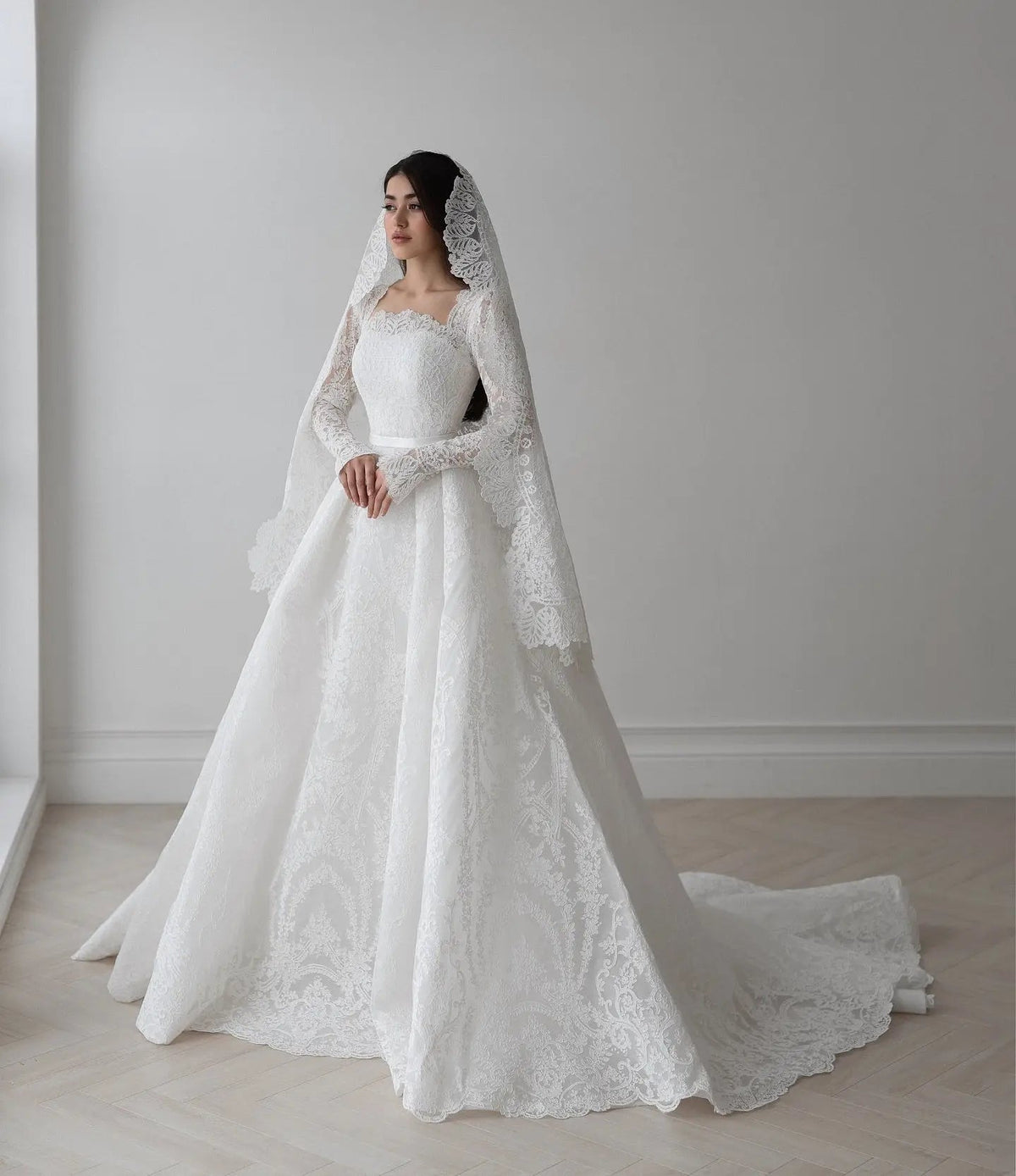 Luxury White Lace Long Sleeve Square Neck Wedding Dress with Veil ZP136