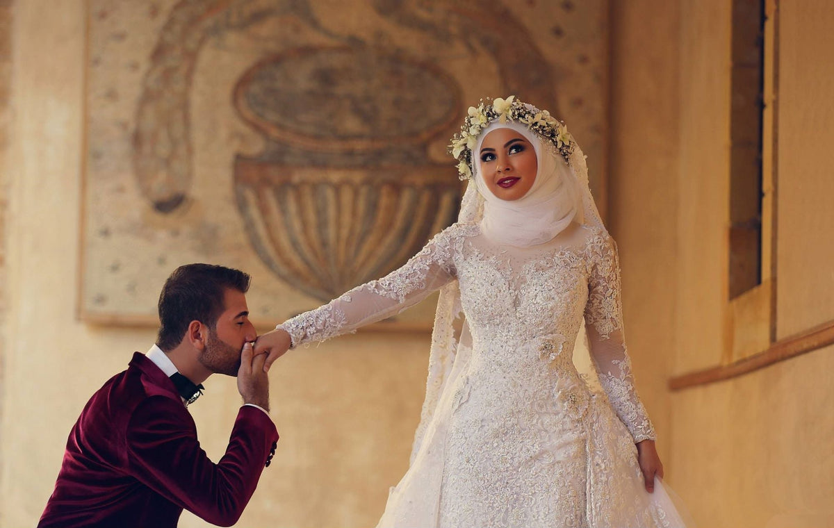 Ivory Long Sleeve Wedding Dress Arabic Lace Appliqued Bridal Gown with Detachable Train