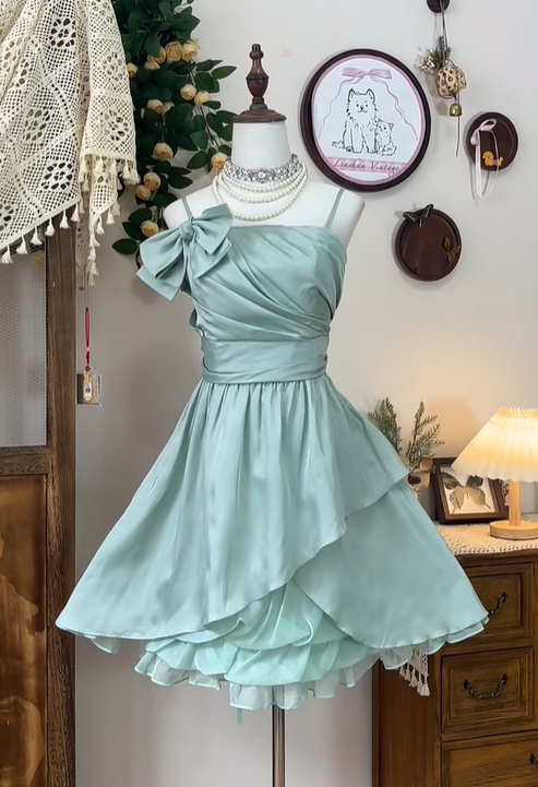 Cute Green Spaghetti Straps Satin Pleated Homecoming Dress Short Birthday Outfits