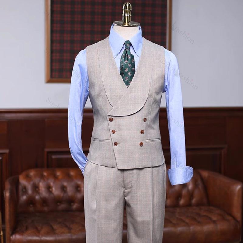 Khaki Plaid Three Piece Peaked Lapel Prom Suit