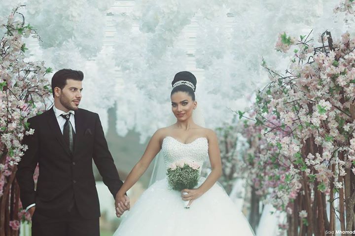 Latest Sweetheart Crystal Wedding Dress with Beadings Tulle Custom Made Ball Gown Princess Dress