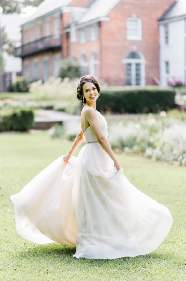 Latest V-Neck Chiffon Long Wedding Dress A-Line Elegant Spaghetti Strap  Bridal Gowns