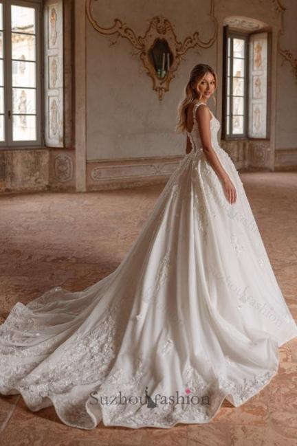 Long Ivory A Line Wedding Dress Princess Spaghetti Straps Lace Tulle Bridal Gown