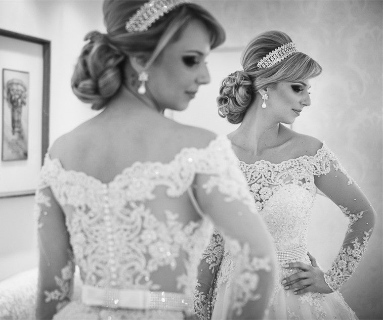 Long Sleeve Off-the-shoulder Wedding Dress  Lace Tulle Bridal Gowns with Pearls