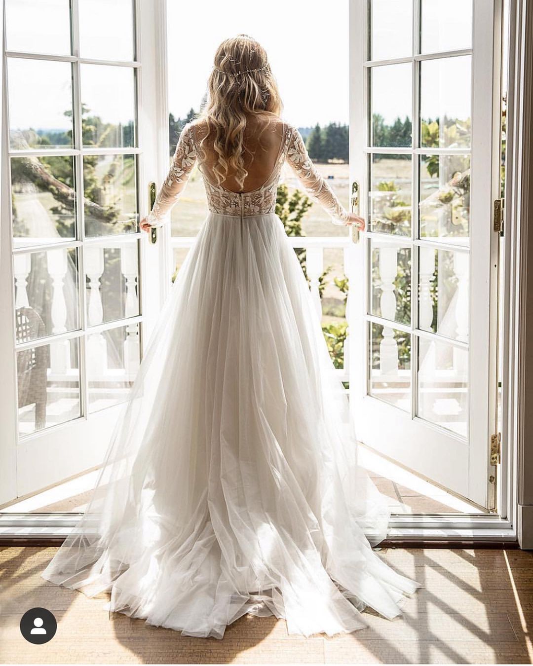 Long Sleeves Lace Beach Wedding Dress Affordable Tulle A-line Beach Bridal Dress