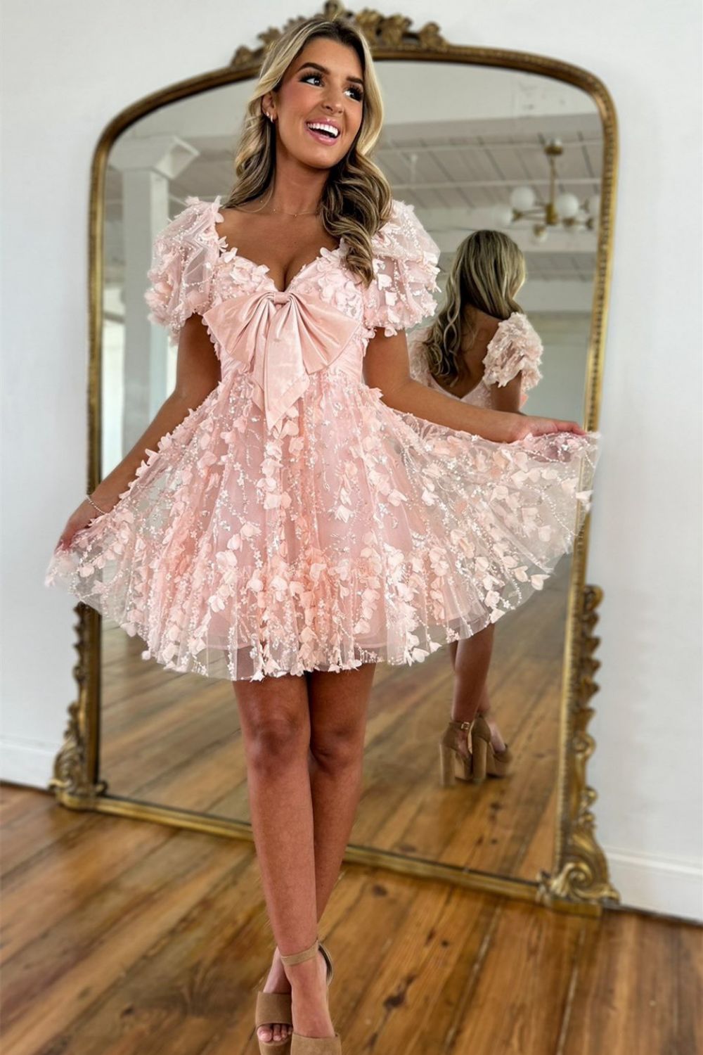 Lovely Pink A-Line Puff Sleeves Short Tulle Homecoming Dress With Bowknot - VelvetHem