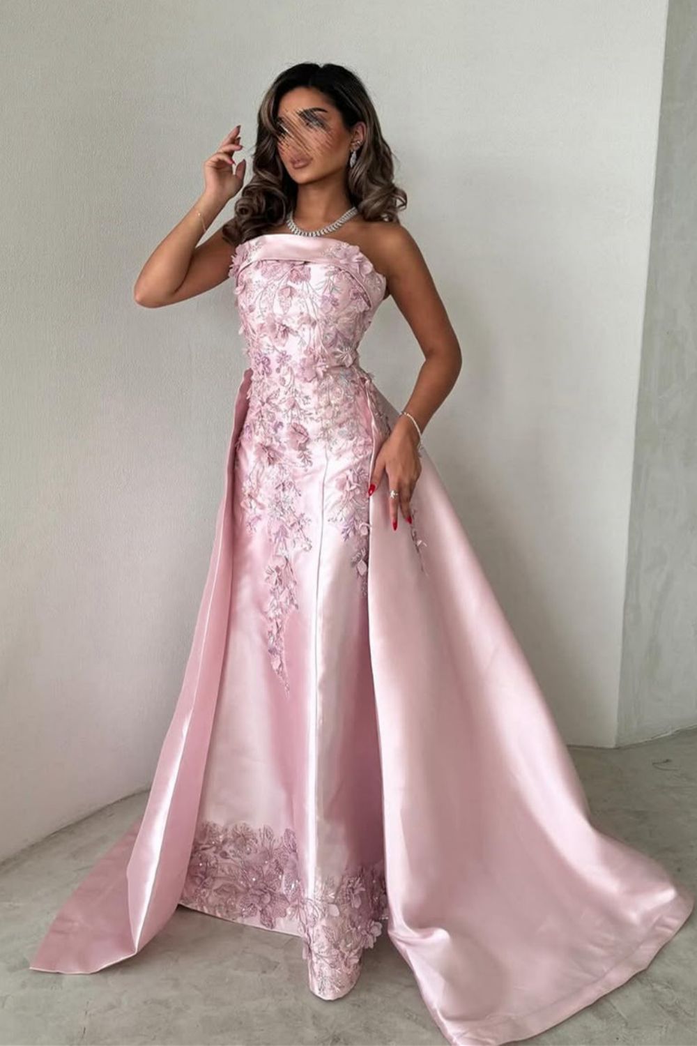 Suzhoufashion Luxurious A-Line Strapless Satin Pink Party Dress With Court Train Appliques Formal Evening Gown