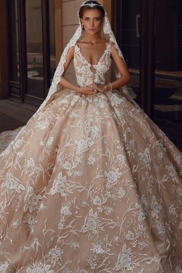 Luxurious Lace Appliques Ball Gown Wedding Dress Sleeveless