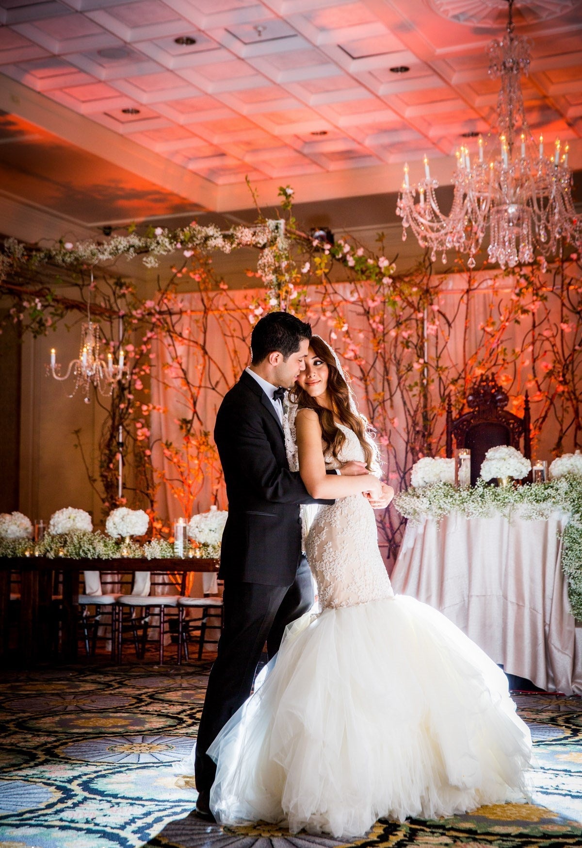 Luxurious Mermaid  Wedding Dress Lace Sweetheart Sexy Bridal Gowns with Soft Tulle