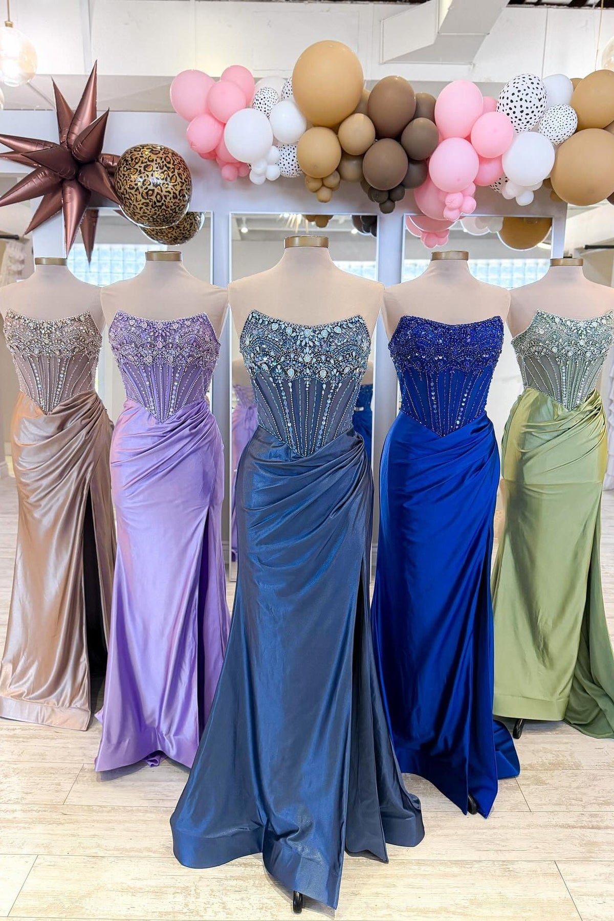 Luxurious Mermaid Strapless Dark Blue Corset Prom Dress with Beading - VelvetHem