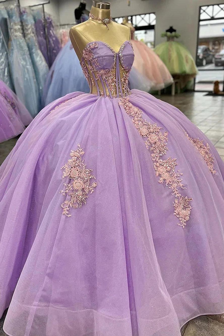 Luxuru Ball Gown Strapless Sleeveless Lace Appliques Sweep Train Lilac Tulle Quinceanera Dress For Sweet 16
