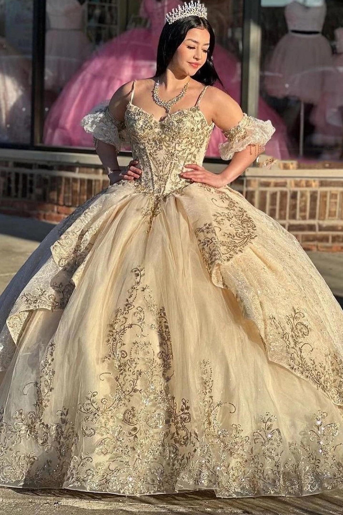 Luxury Ball Gown Sweetheart Neck Detachable Sleeves Lace Appliques Beaded Tiered Champagne Quinceanera Dress Birthday Evening Party Dress For Sweet 16