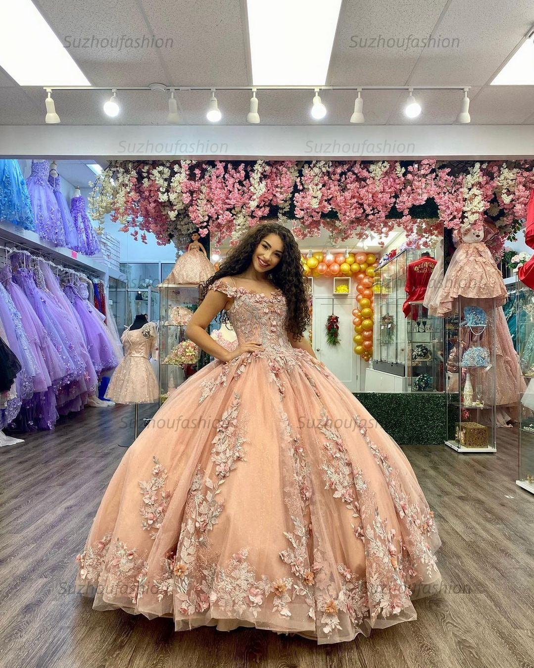 Luxury & Glamorous Ball Gown Off Shoulder Sleeveless 3D Flowers Lace Appliques Champagne Tulle Princess Evening Party Dress Quinceanera Dresses For Sweet 16
