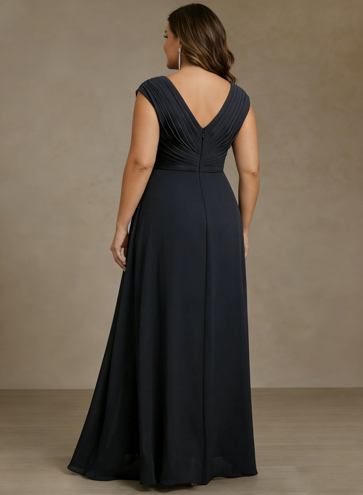 V-Neck Chiffon Plus Size Mother of the Bride Dresses Floor-Length Sequins Ruched
