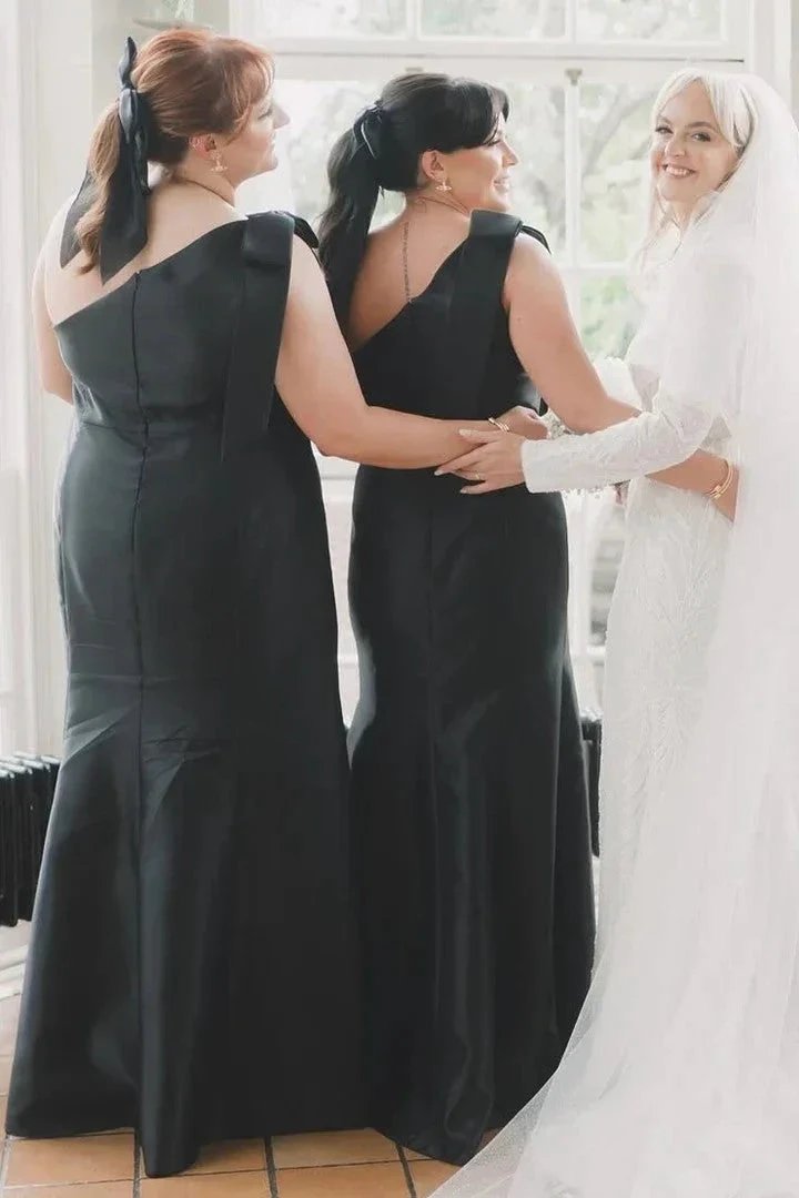 Mermaid One-Shoulder Bow Strap Black Bridesmaid Dress (ZD12835)
