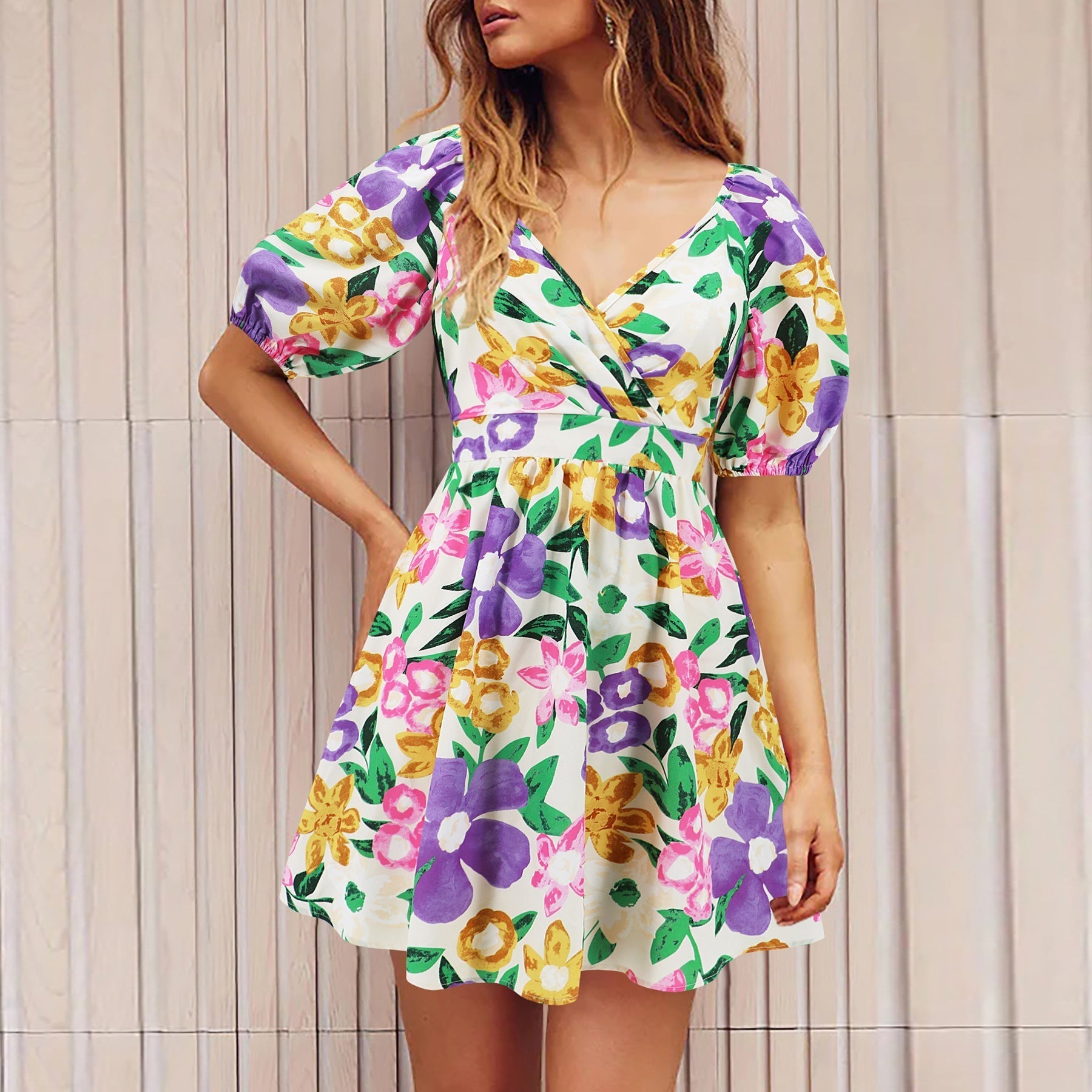V Neck Printed Beach Dress Lantern Sleeve Short Dress Popular