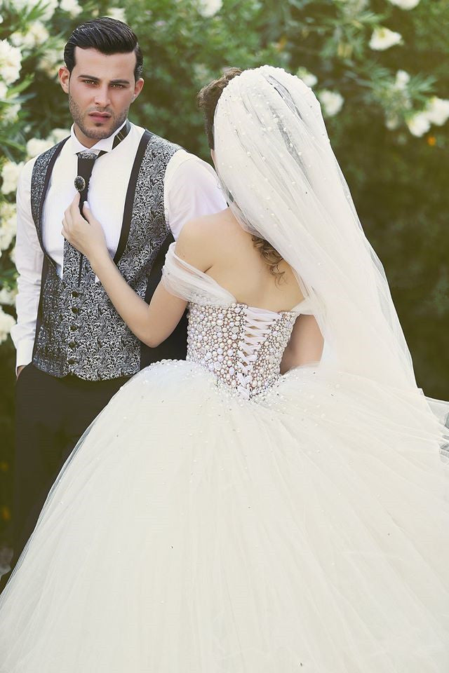 Off Shoulder Tulle Beadings Floor Length Wedding Dress New Arrival Lcae-Up Ball Gown Bridal Gowns