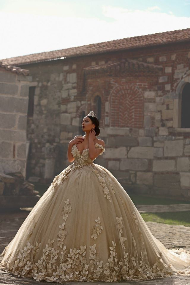 Off The Shoulder Flowers Gorgeous Wedding Dress  Puffy Tulle Beaded Crystals Ball Gown Princess  Bride Dress