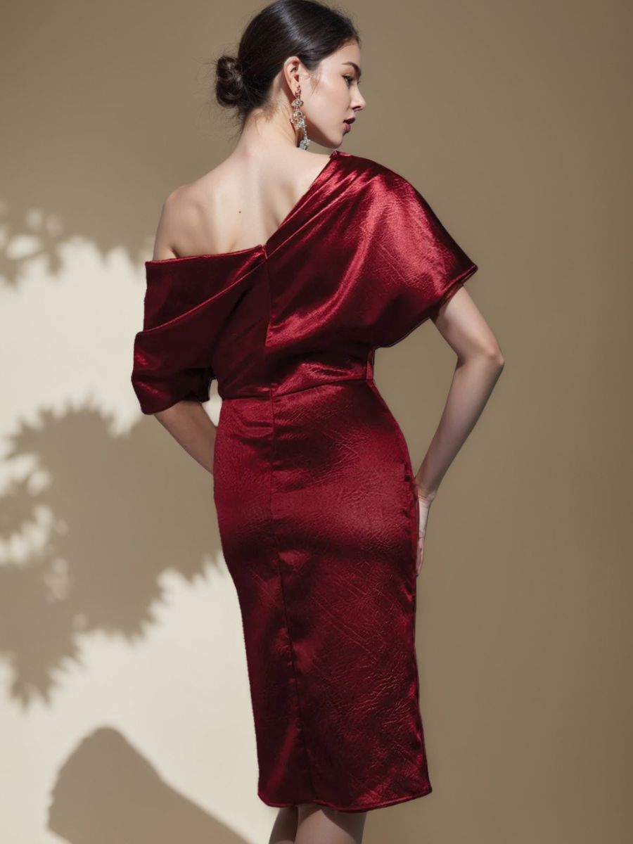 Off the Shoulder Short Sleeve Sheath Cocktail Dress with Ruched Knee Length Column Design