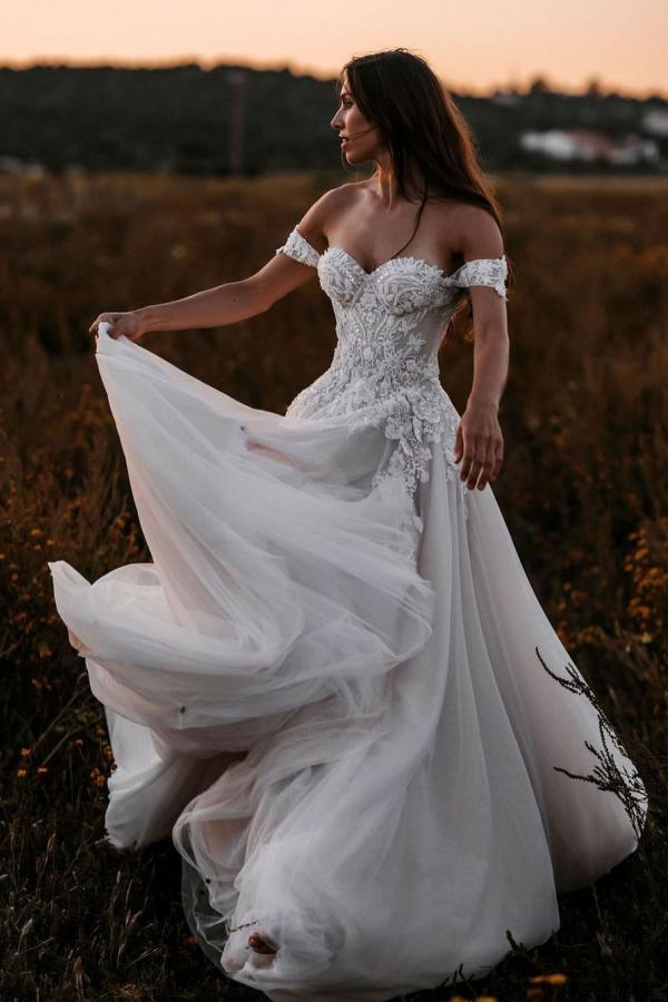 Off-the-Shoulder Sweetheart Floral Lace Beach Wedding Dress Tulle Sweetheart Beach Bridal Dress