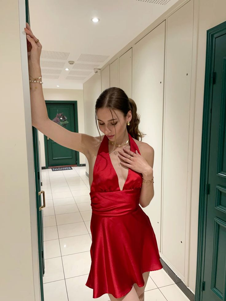 Elegant Red Halter Neck Deep V neck Bow Satin A-line 17th Birthday Homecoming Dress - View 7 | VelvetHem