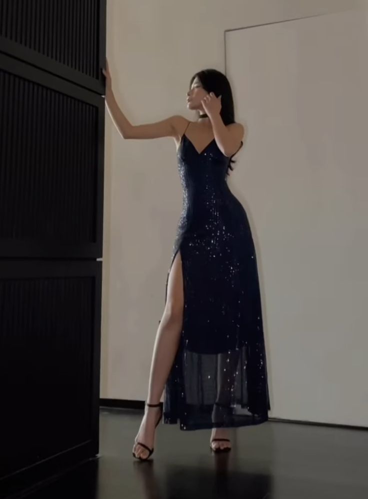 Sexy Navy Blue V-Neck Crisscross Strap High Slit Sequined Tulle Long Prom Dress Evening Dress - View 2 | VelvetHem