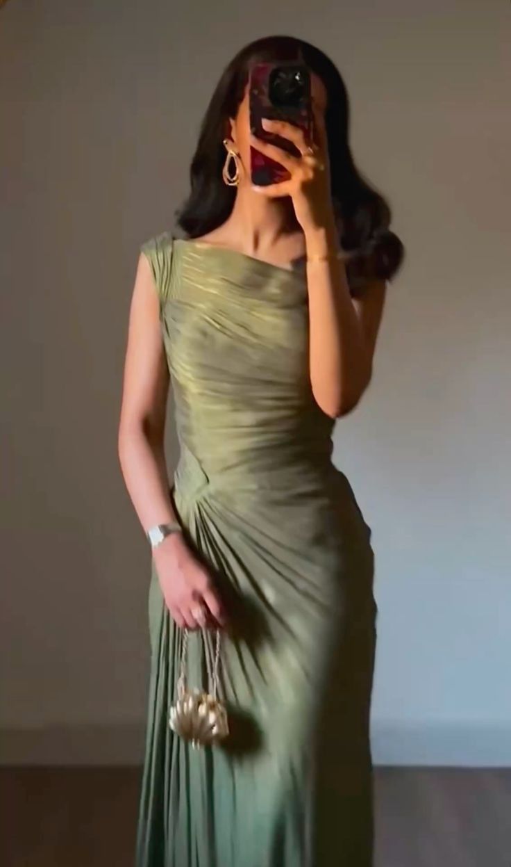 Elegant Olive Green One-Shoulder Neckline Pleated Satin Mermaid Prom Dress Evening Dress - View 3 | VelvetHem