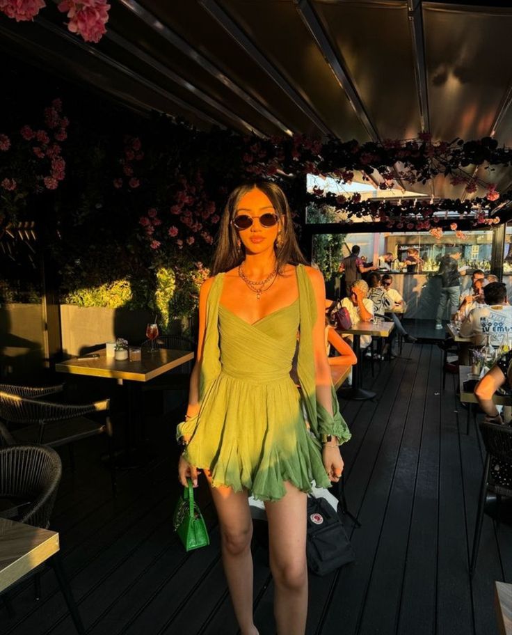 Elegant Green Cross Waist Chiffon Mini 17th Birthday Homecoming Dress - VelvetHem