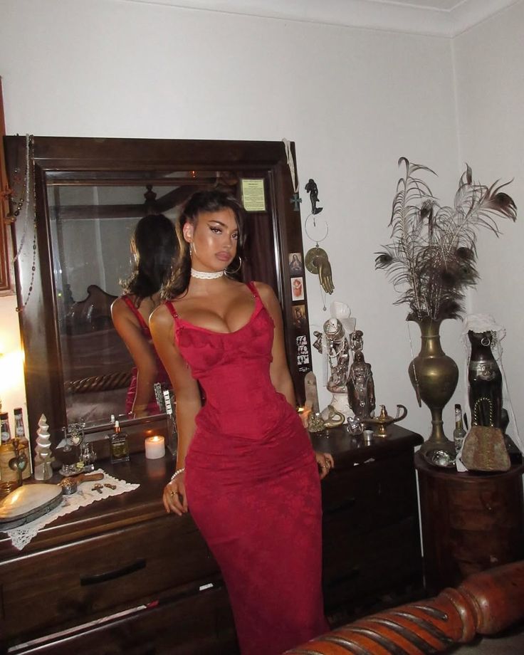 Vintage Burgundy Mermaid Spaghetti Strap Velvet Long Prom Dress Evening Dress - View 2 | VelvetHem