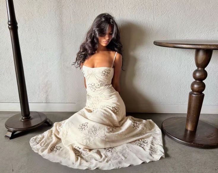Elegant Ivory Slim-Fit Spaghetti Strap Floral Tulle Long Prom Dress Evening Dress - View 5 | VelvetHem