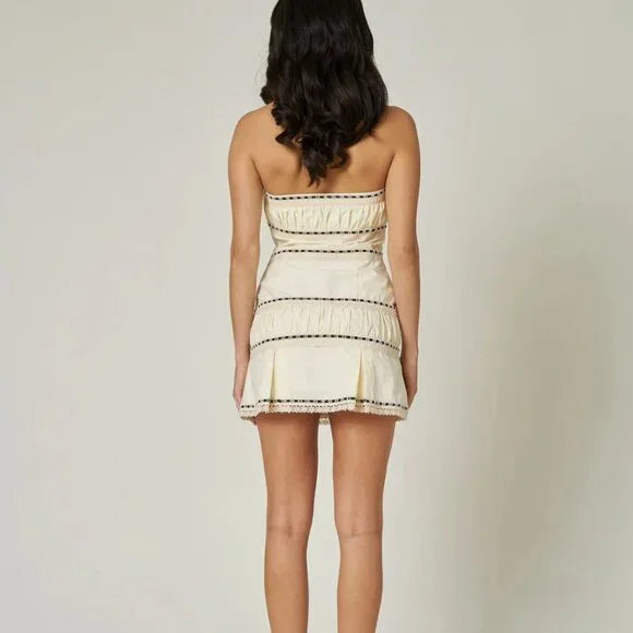 Sweet Off-white Halter Neck Bow Slim Fit 17th Birthday Homecoming Dress - View 4 | VelvetHem