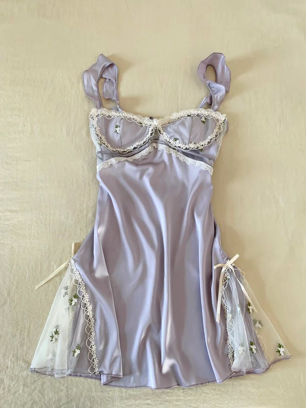 Sweet Lavender Lace Mesh Embroidered Satin 16th Birthday Short Skirt Homecoming Dress - View 2 | VelvetHem