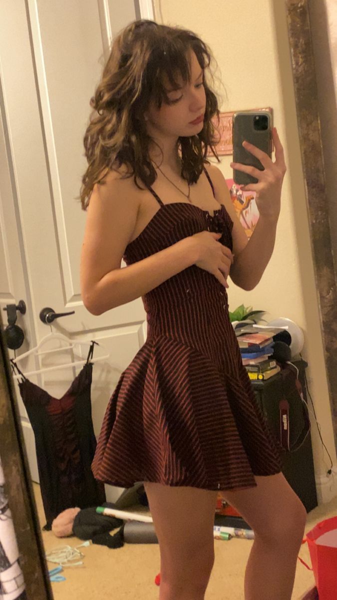 Retro Wine Red Bottom With Black Stripes Thin Strap A-line Birthday Party Homecoming Dress - VelvetHem