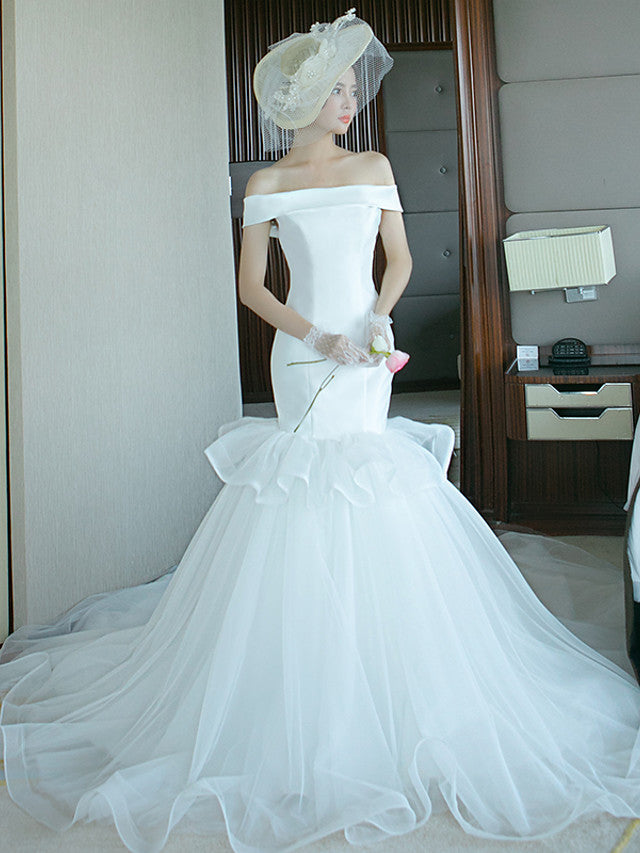 Plus Size Mermaid Wedding Dresses Off Shoulder Tulle Polyester Short Sleeve Bridal Gowns with Court Train
