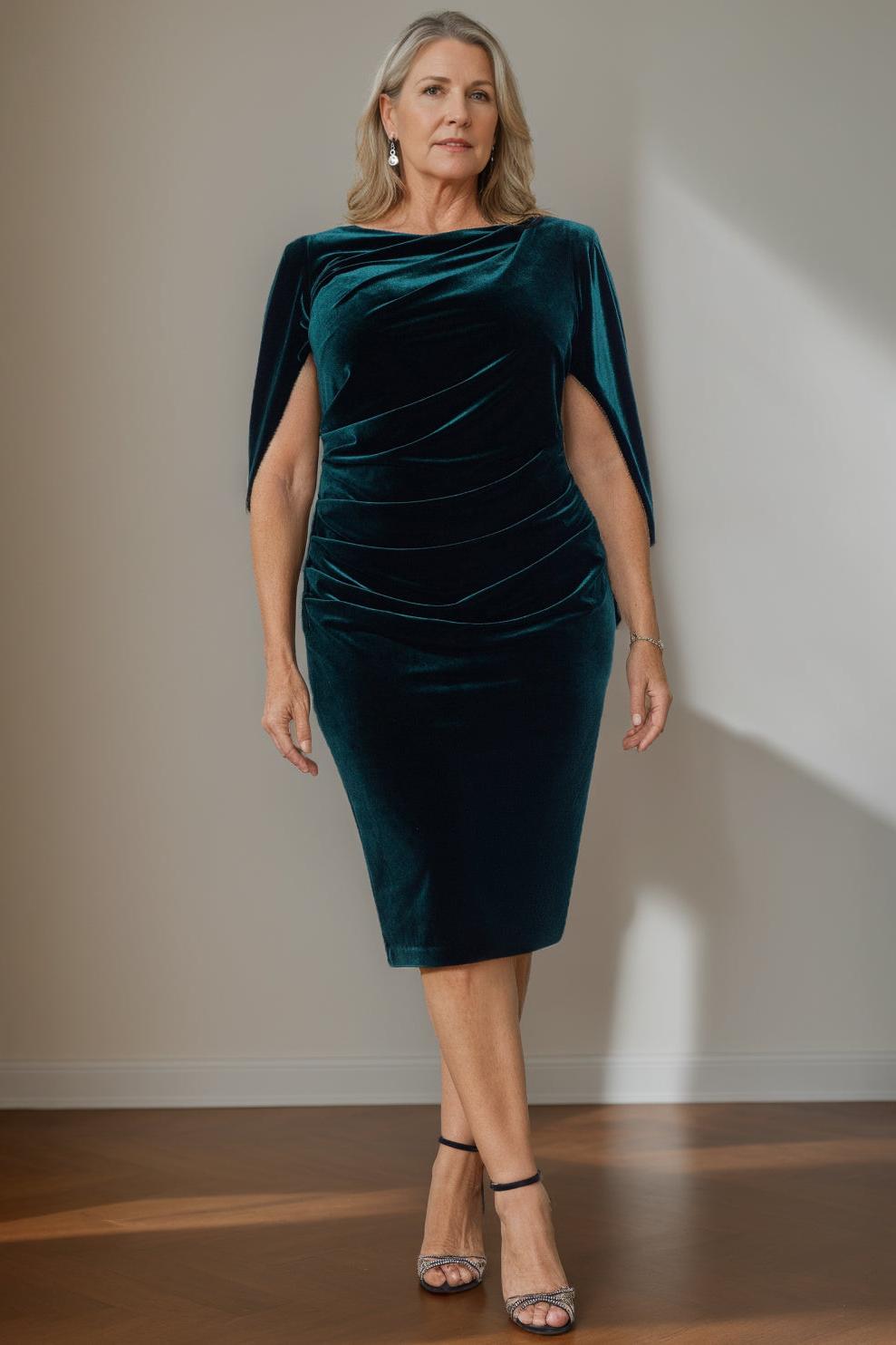 Plus Size Velvet Mother of the Bride A Line Dress with Scoop Neck and Ruffled Knee Length Hem