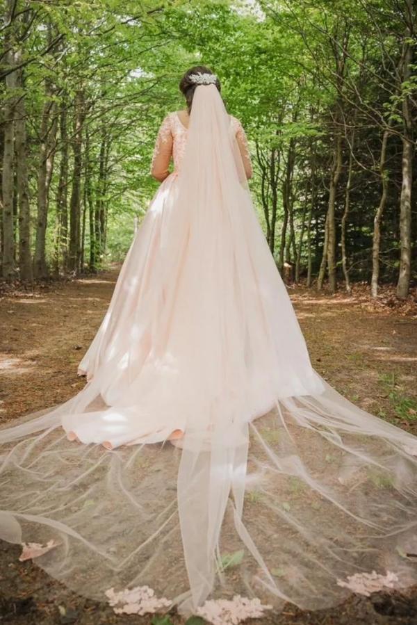 Plus Size Wedding Dress Floral Tulle A-line Bridal Gown with Long Sleeves