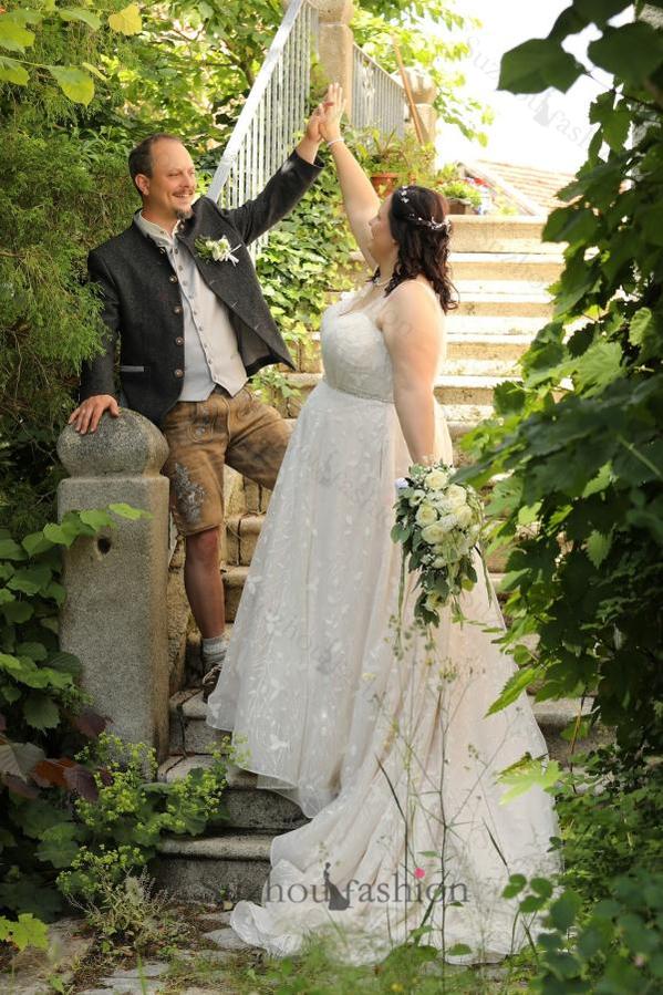 Plus Size Wedding Dresses V Neck A Line Tulle Lace Bridal Gowns