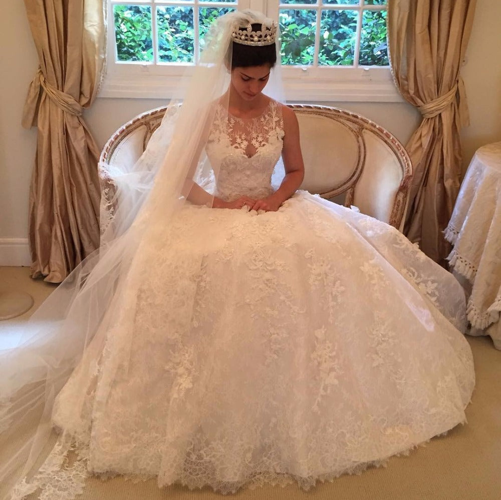Popular  Scoop Lace A Line Wedding Dresses Applique Long Train Elegant Bridal Gowns With Buttons Back BA7479