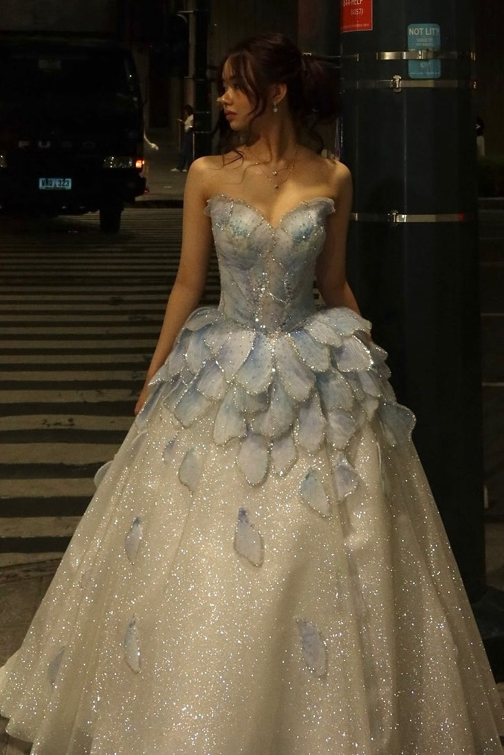 Luxurious A Line Sweetheart Light Blue Long Prom Dress with Beading - VelvetHem