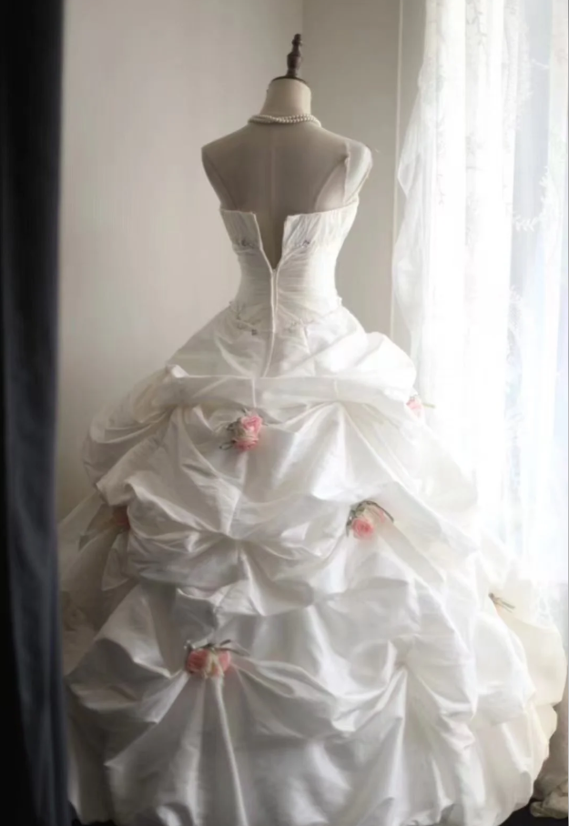 Elegant Strapless Ball Gown White Satin Pleated Floral Long Wedding Dress - View 7 | VelvetHem