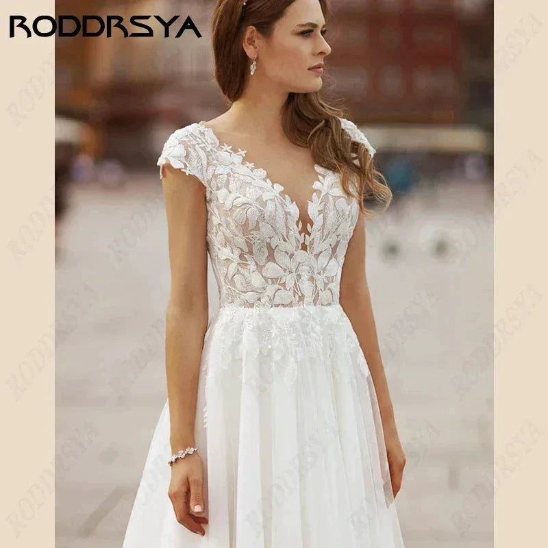Plus Size Lace Appliques Wedding Dresses Simple Sleeveless Flowers Sweep Bride Party Tulle Beach Civil Bridal Gowns (ZD13354)